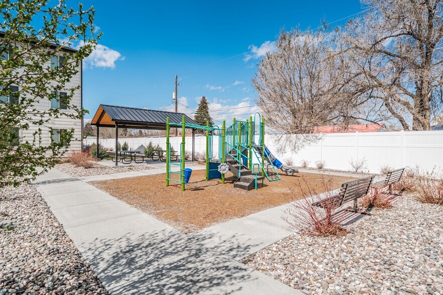 More Photos Of 1590 Bower Dr, Idaho Falls Apartments For Sale