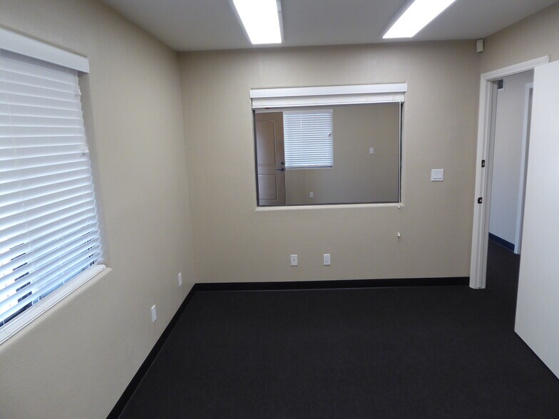 More Photos Of 1540 Pioneer Way, El Cajon Light Distribution For Lease