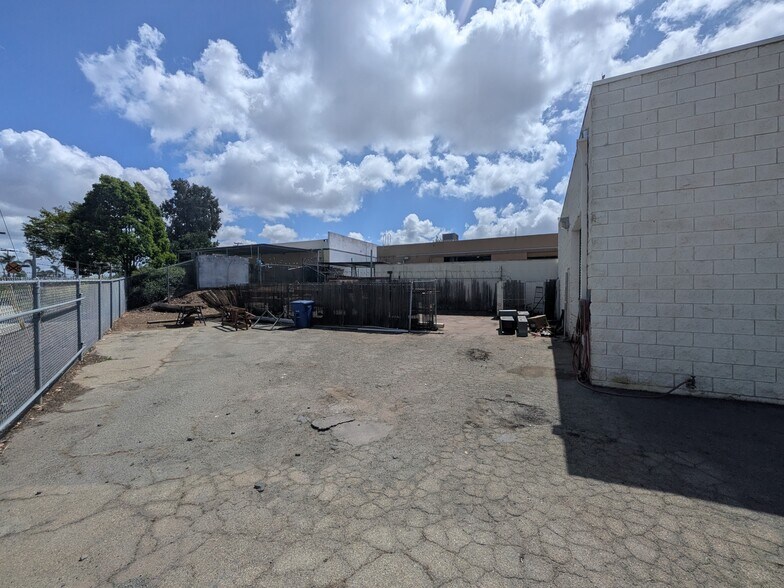 More Photos Of 740 Opper St, Escondido Manufacturing For Lease