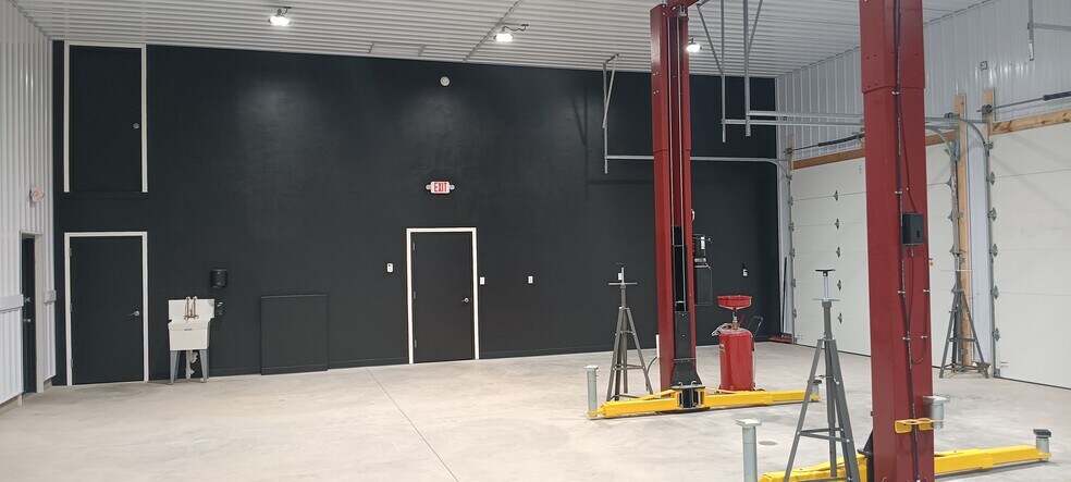 More Photos Of 1339 4th Ave, New Kensington Light Distribution For Sale