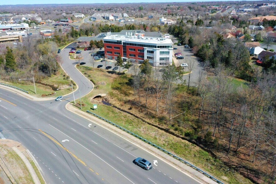 More Photos Of 8551 Rixlew Ln, Manassas Office For Lease