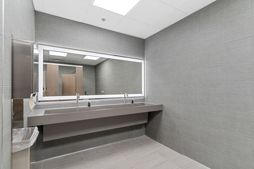 More Photos Of 5420 W Sahara Ave, Las Vegas Office For Lease