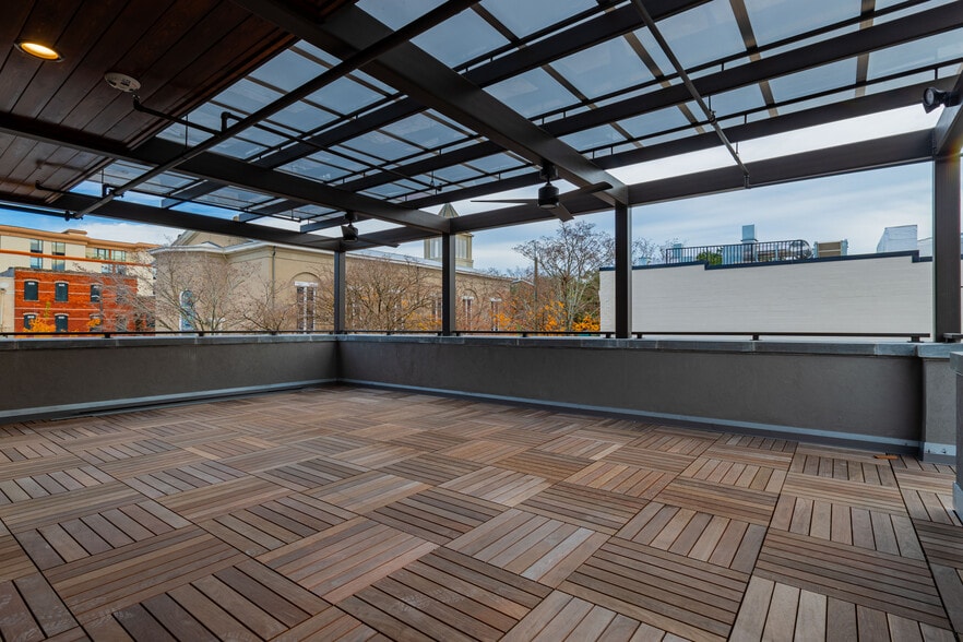 More Photos Of 30-32 Martin Luther King Jr Blvd, Savannah Restaurant For Lease