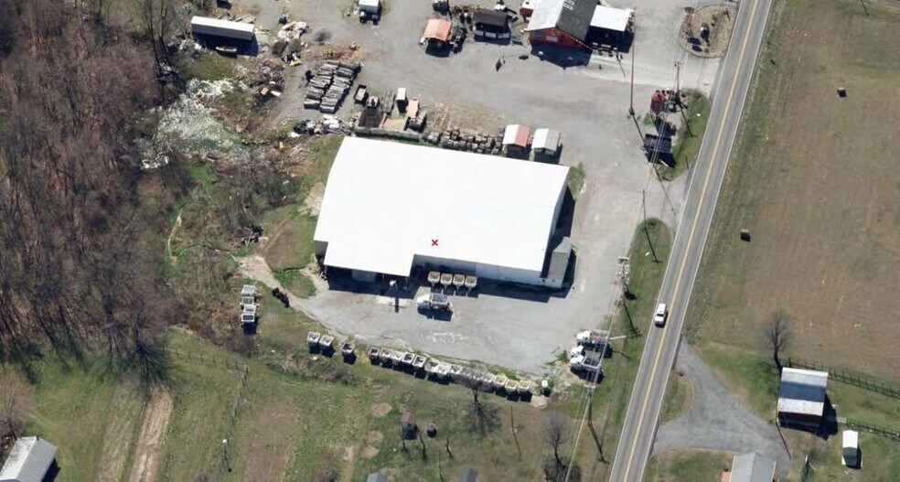 More Photos Of 2672 N Highway 127, Albany General Retail For Sale