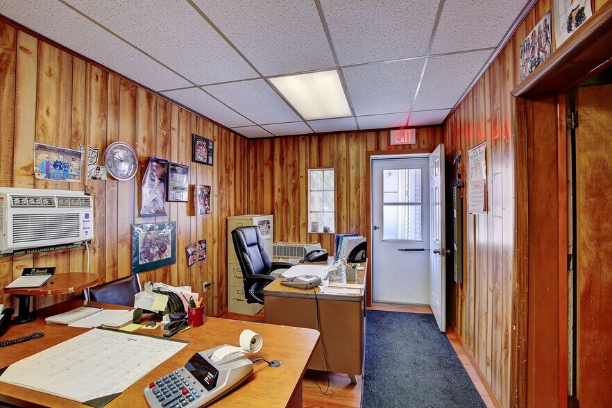 More Photos Of 510 S Pearl St, Coal Township General Retail For Sale