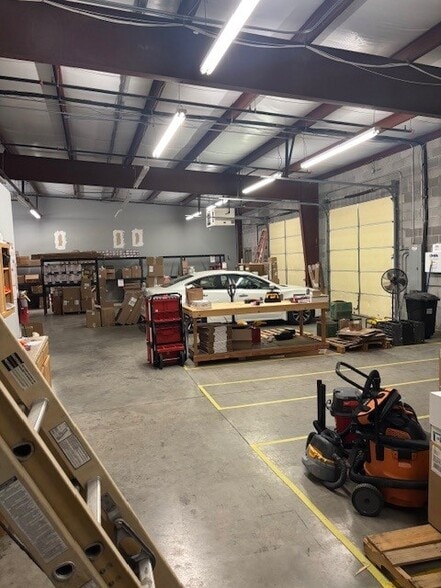 More Photos Of 131 Weakley Ln, Smyrna Flex For Lease