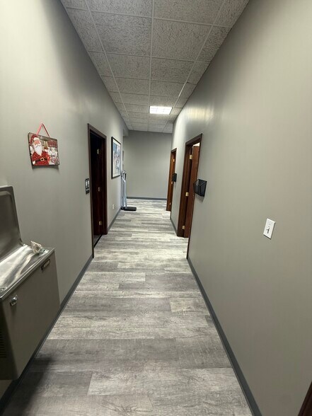 More Photos Of 6635 Centerville Business Pky, Centerville Light Manufacturing For Lease