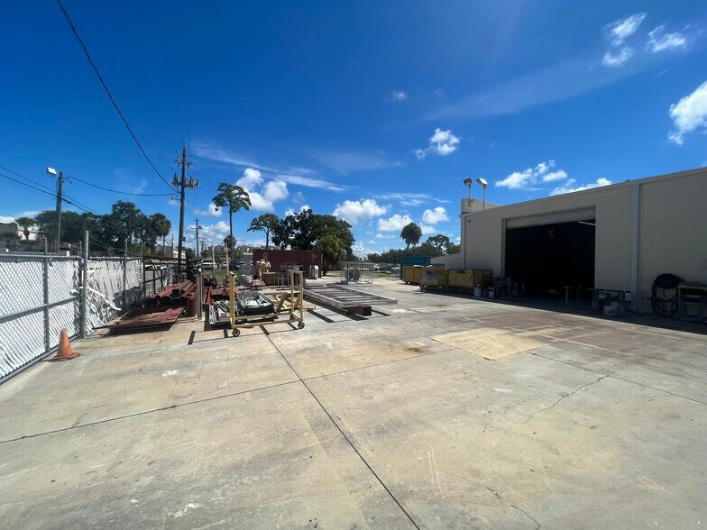 More Photos Of 264 Bahama St, Venice Office For Lease