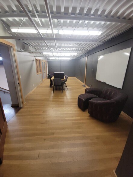 More Photos Of 13419 Fenway Blvd, Hugo Warehouse For Sale