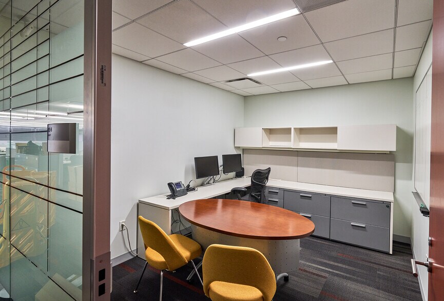 More Photos Of 12 Reads Way, New Castle Office For Lease