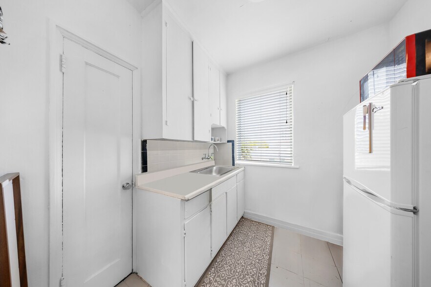 More Photos Of 1267 Coral Way, Miami Storefront Retail Residential For Lease