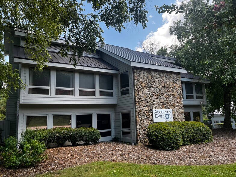 Primary Photo Of 910 Martin Luther King Jr Blvd, Chapel Hill Medical For Lease