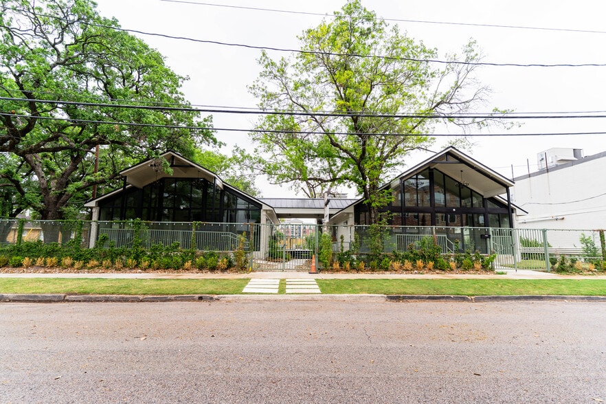 Primary Photo Of 1220-1226 W Clay St, Houston Restaurant For Lease