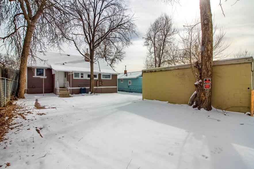 More Photos Of 2555 Sheridan Blvd, Edgewater Storefront Retail Office For Sale