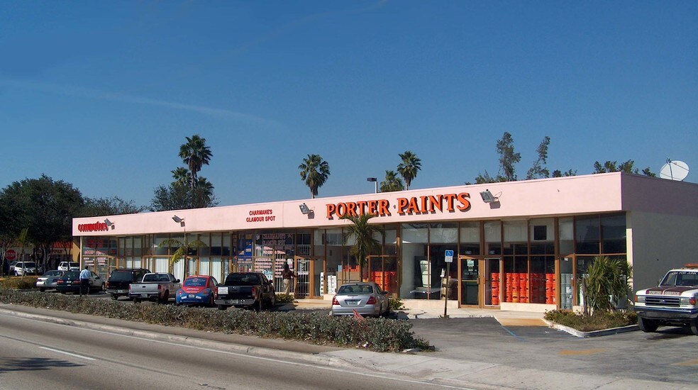 More Photos Of 357-379 NE 167th St, Miami Storefront For Lease