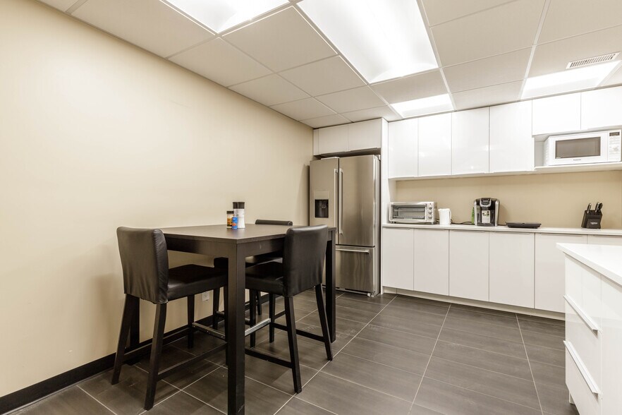 More Photos Of 4116 64 Av SE, Calgary Industrial For Sale