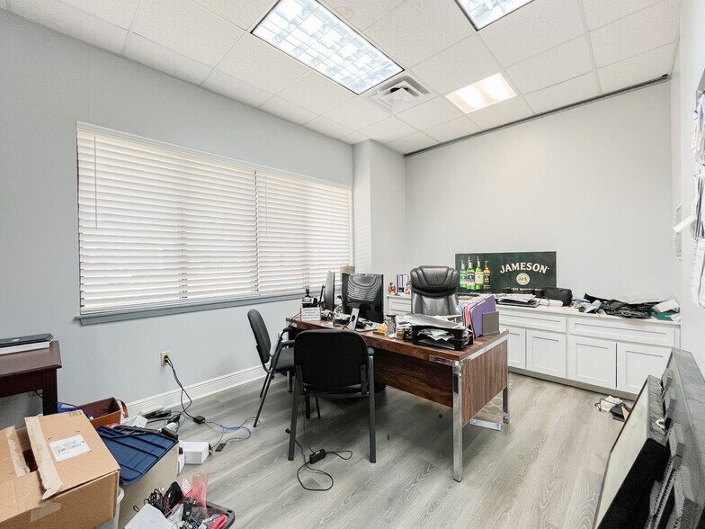 More Photos Of 11710 Cloverland Ave, Baton Rouge Warehouse For Lease