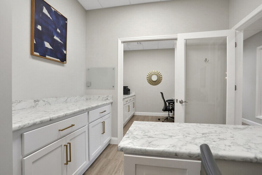 More Photos Of 1845 East West Pky, Fleming Island Medical For Lease