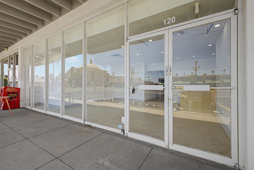 More Photos Of 4750 N Central Ave, Phoenix General Retail For Lease