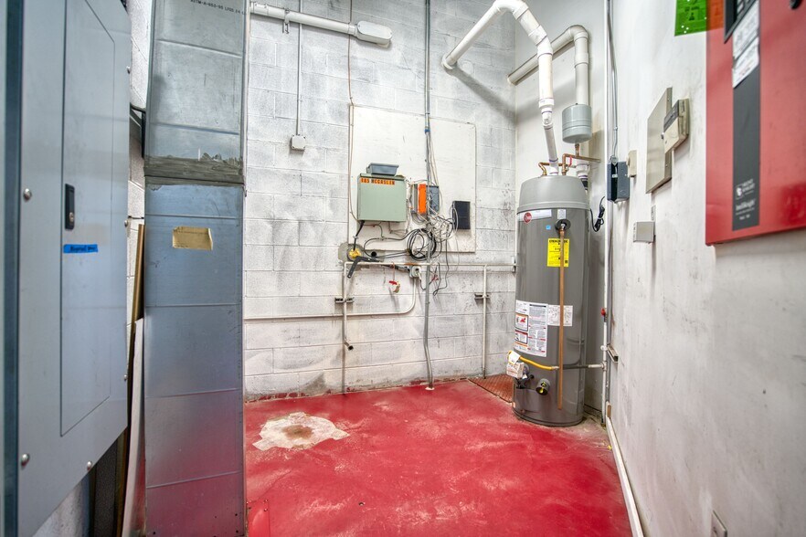 More Photos Of 165 S McCaslin Blvd, Louisville Auto Repair For Lease