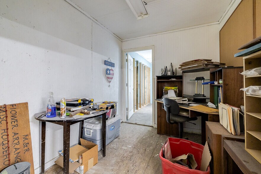 More Photos Of 667 Godfrey Rd SE, Allenhurst Specialty For Sale