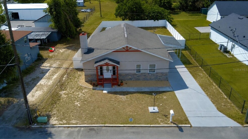 More Photos Of 208 Center St, Auburndale Office For Sale