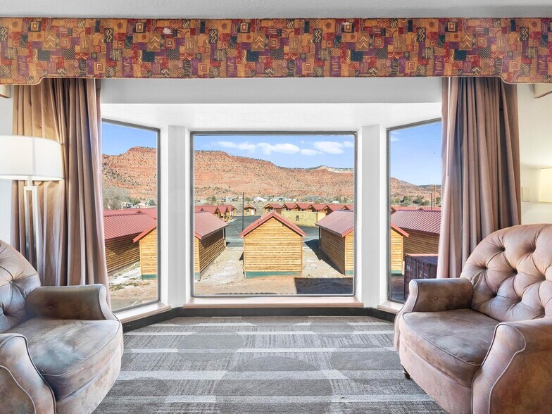 More Photos Of 815 E Hwy 89, Kanab Hotel For Sale