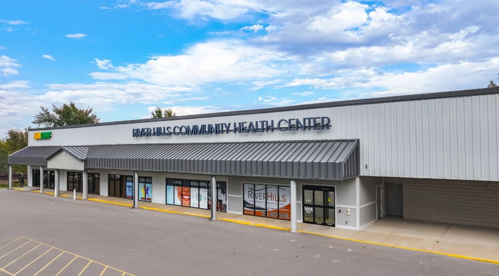 More Photos Of 1015 N 18th St, Centerville General Retail For Sale