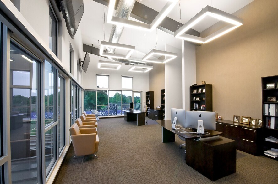 More Photos Of 1537 E Grande Blvd, Tyler Medical For Sale