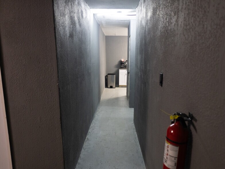 More Photos Of 16525 Market, Channelview Light Manufacturing For Sale