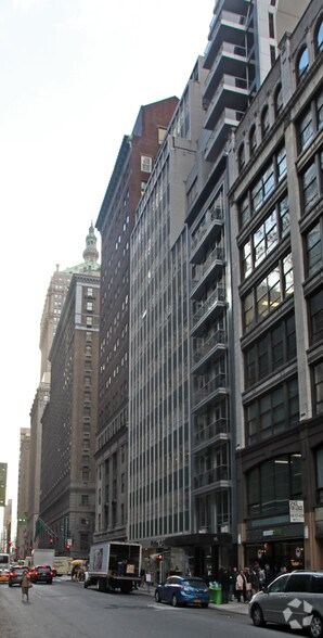 More Photos Of 20 E 46th St, New York Office For Lease