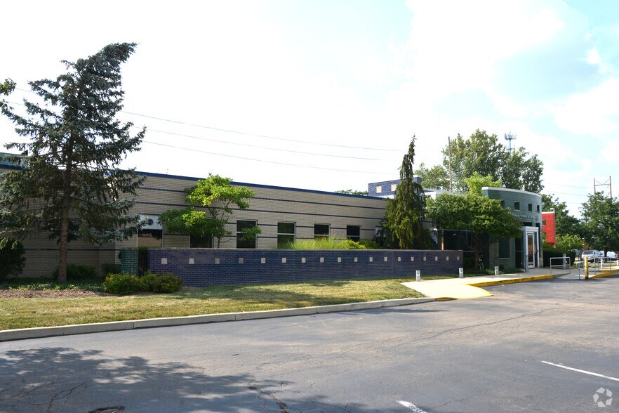 More Photos Of 1427 Business Center Ct, Dayton Medical For Lease