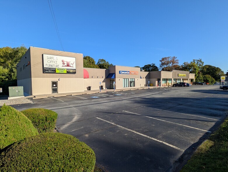 Primary Photo Of 315 W Main St, Norwich Freestanding For Lease