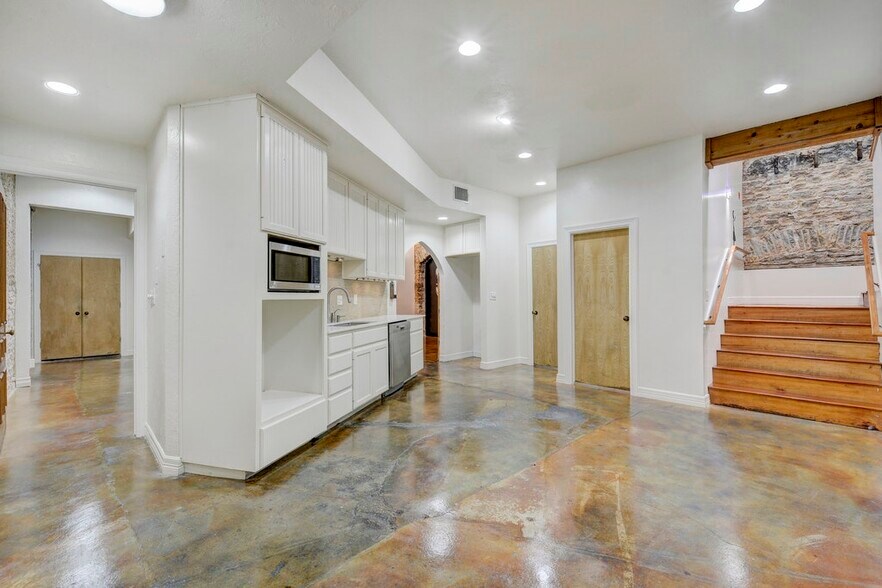 More Photos Of 503 Neches St, Austin Loft Creative Space For Lease