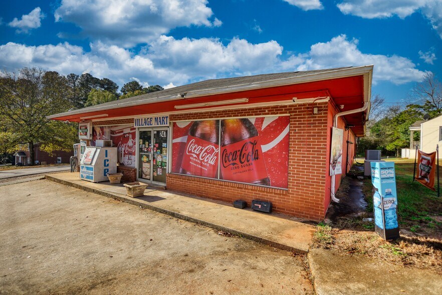 More Photos Of 247 Cannon Dr, Social Circle Restaurant For Sale