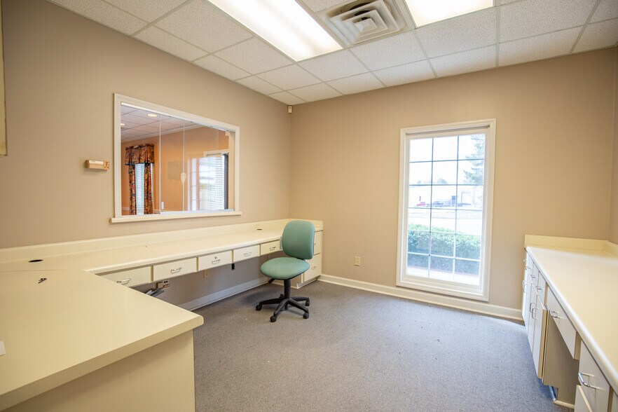 More Photos Of 1201 Columbia Dr, Milledgeville Medical For Sale