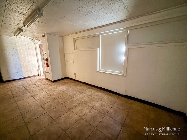 More Photos Of 4850 Jackson St, Denver Warehouse For Sale