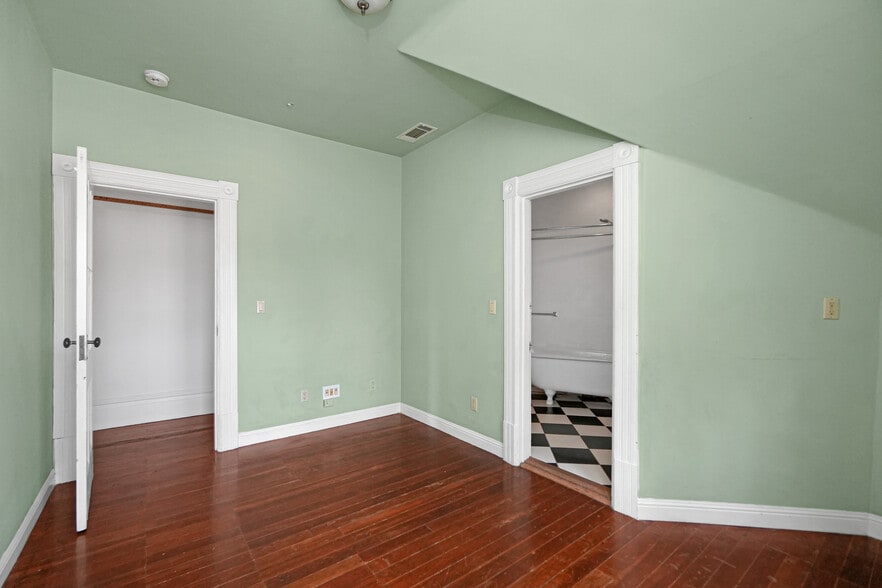 More Photos Of 742 B St, Hayward Restaurant For Sale