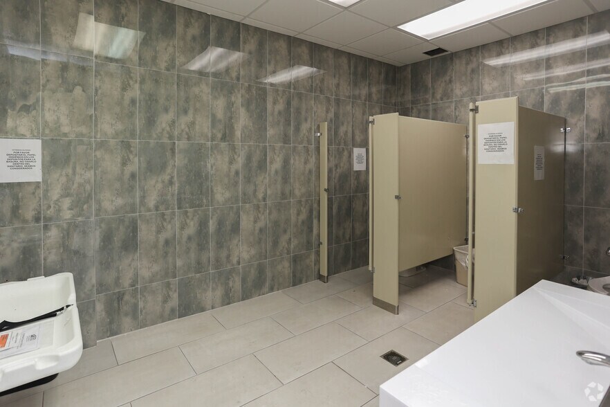 More Photos Of 91 N Franklin St, Hempstead Office For Sale
