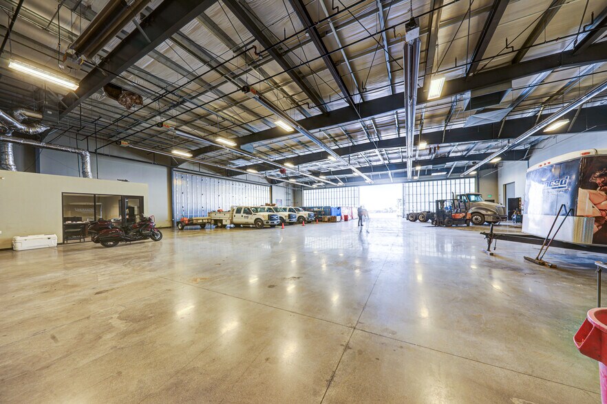 More Photos Of 19227 Flightpath Way, Bakersfield Industrial For Lease