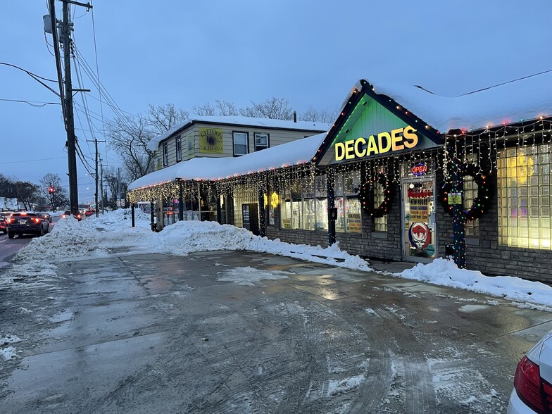 Primary Photo Of 2895-2897 Seneca St, West Seneca Storefront Retail Residential For Lease