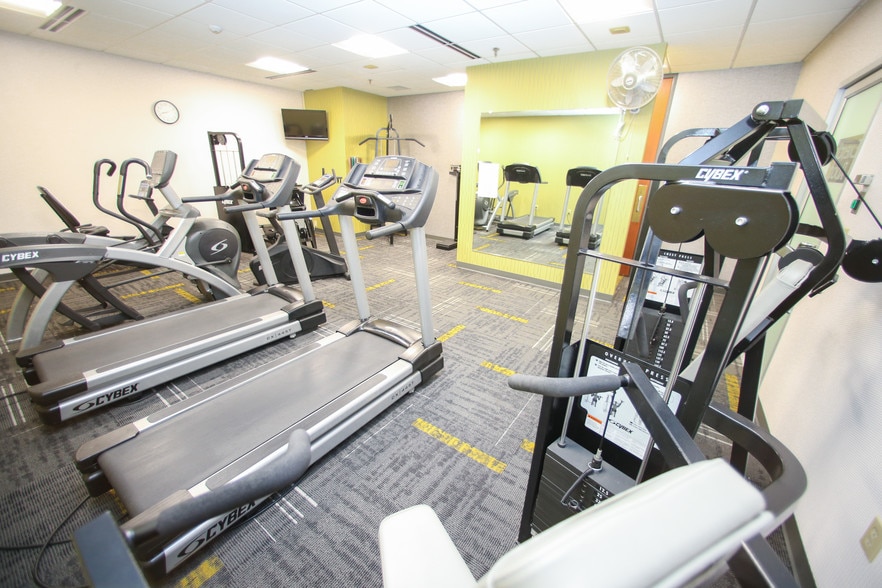 More Photos Of 101 W Ohio St, Indianapolis Office Residential For Lease