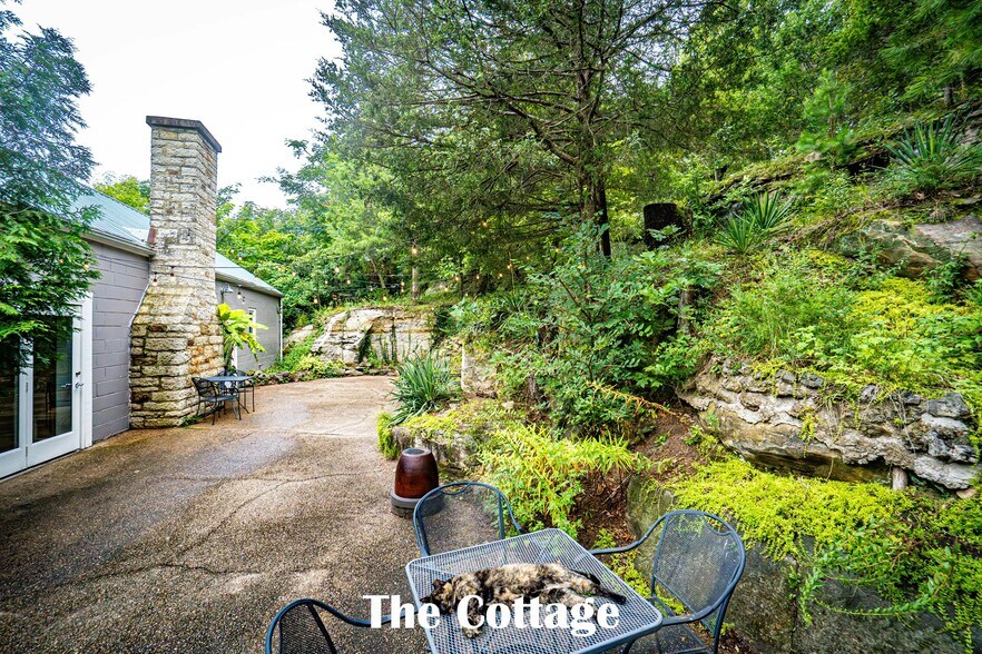 More Photos Of 1185 Highway H Hwy, Hermann Hospitality For Sale