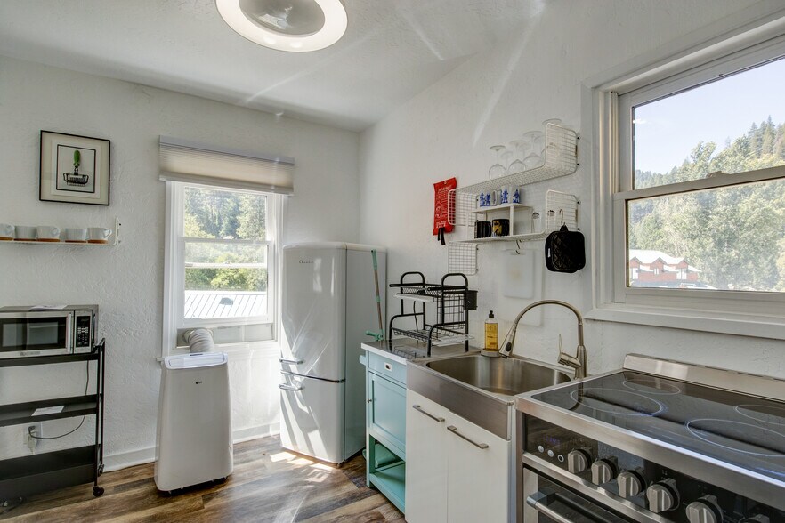 More Photos Of 200 Main St, Downieville Storefront Retail Residential For Sale