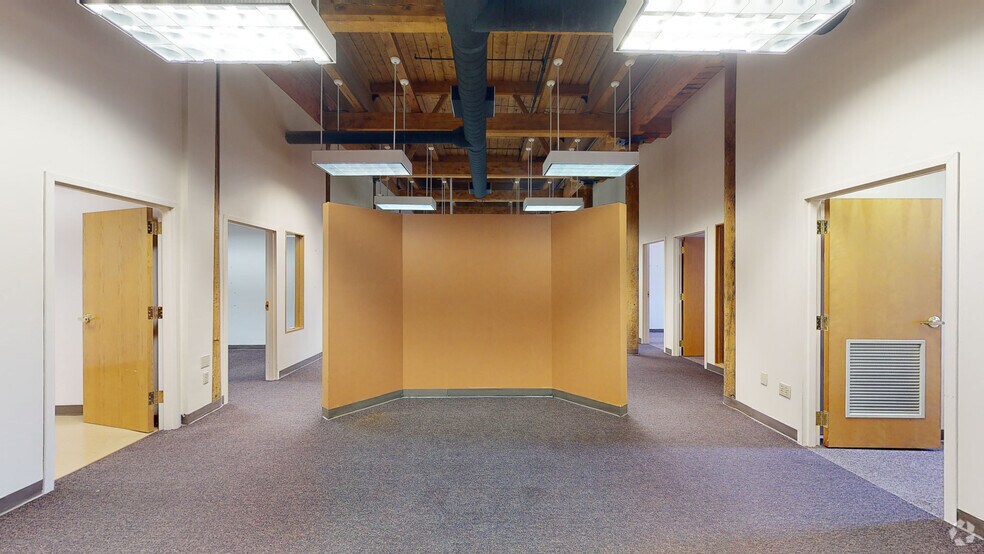 More Photos Of 290 Pratt St, Meriden Light Manufacturing For Lease