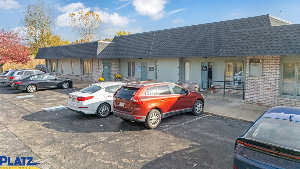 More Photos Of 5208 Mahoning Ave, Austintown Office For Lease