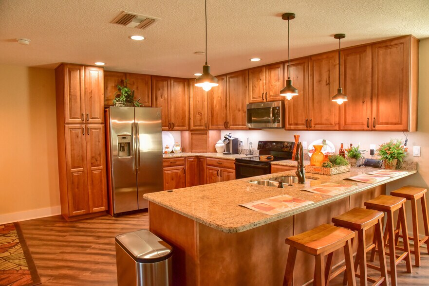 More Photos Of 13038 County Rd 39, Lithia Horse Stables For Sale