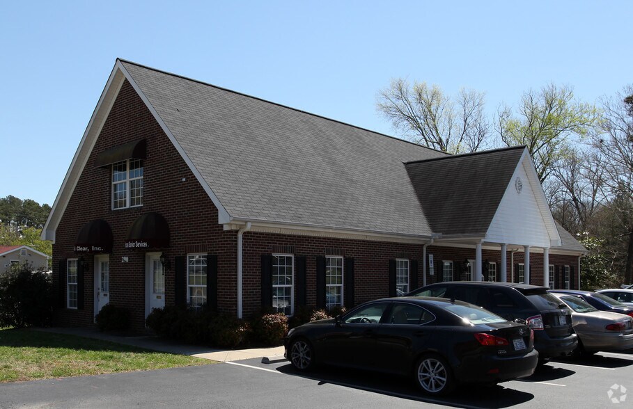 Primary Photo Of 290 East St, Pittsboro Coworking Space