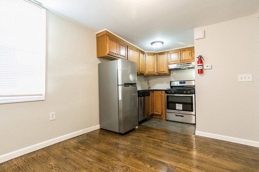 More Photos Of 16 Weldon St, Jersey City Multifamily For Sale