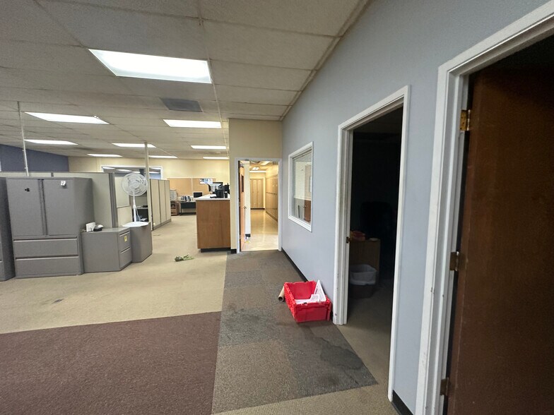 More Photos Of 315 S Michigan St, Aberdeen Office For Sale